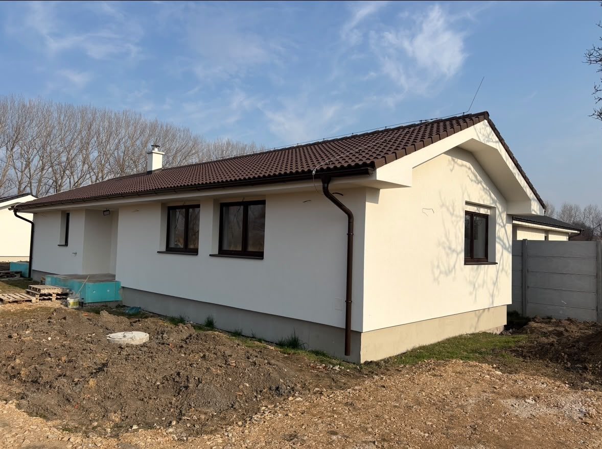 Hotová tehlová stavba rodinného domu QE4DOMY